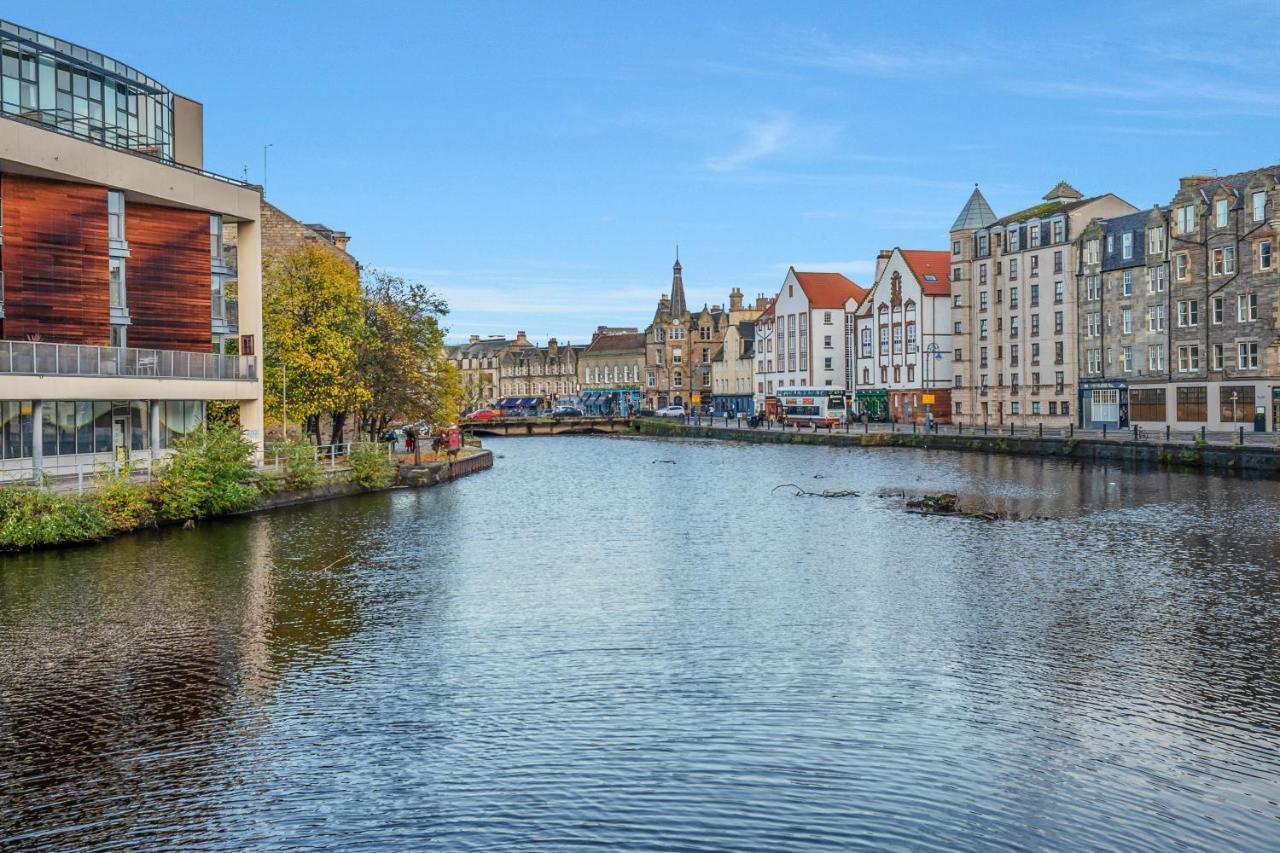 Private Ground Floor Main Door Entrance - Spacious 2 Bedroom Property - The Shore, Leith เอดินบะระ ภายนอก รูปภาพ