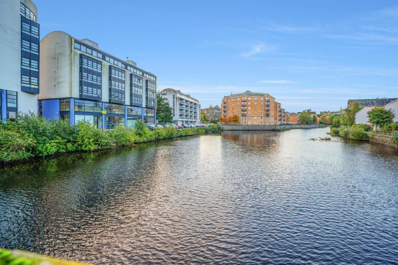 Private Ground Floor Main Door Entrance - Spacious 2 Bedroom Property - The Shore, Leith เอดินบะระ ภายนอก รูปภาพ
